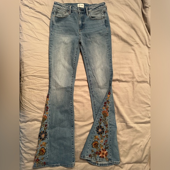 Driftwood Farrah embroidered jeans - Picture 2 of 3